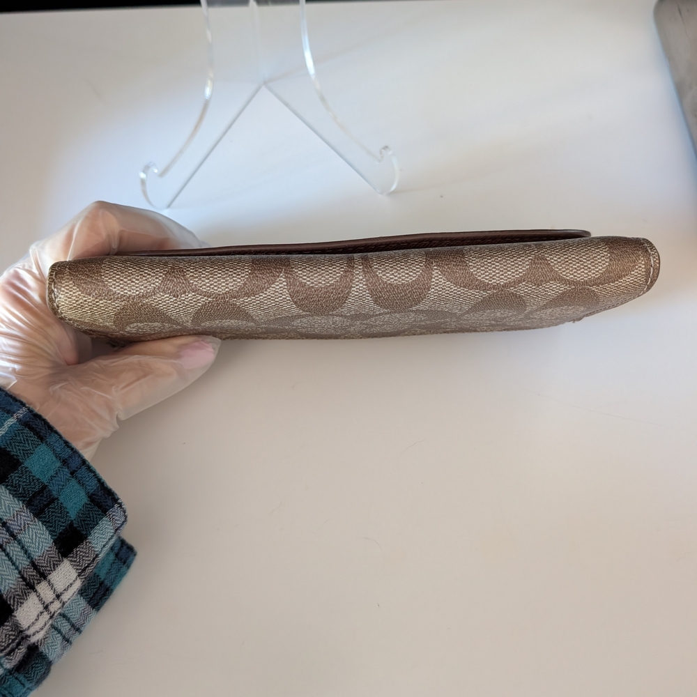 Coach Signature Canvas Long Wallet - Picture 4 of 11